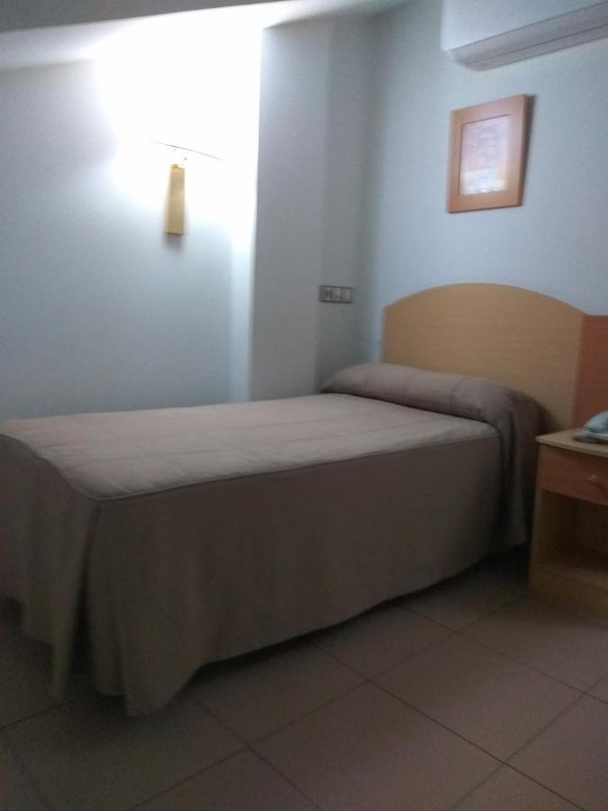 Hostal El Arco Mejorada Del Campo Zewnętrze zdjęcie