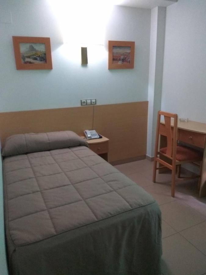 Hostal El Arco Mejorada Del Campo Zewnętrze zdjęcie