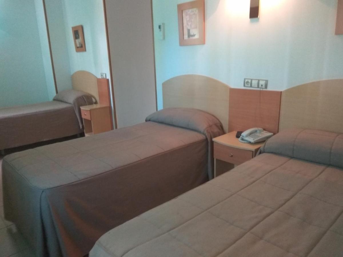 Hostal El Arco Mejorada Del Campo Zewnętrze zdjęcie
