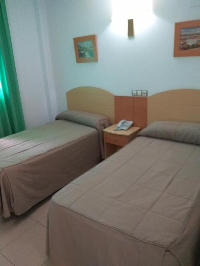 Hostal El Arco Mejorada Del Campo Zewnętrze zdjęcie