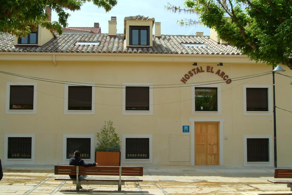 Hostal El Arco Mejorada Del Campo Zewnętrze zdjęcie