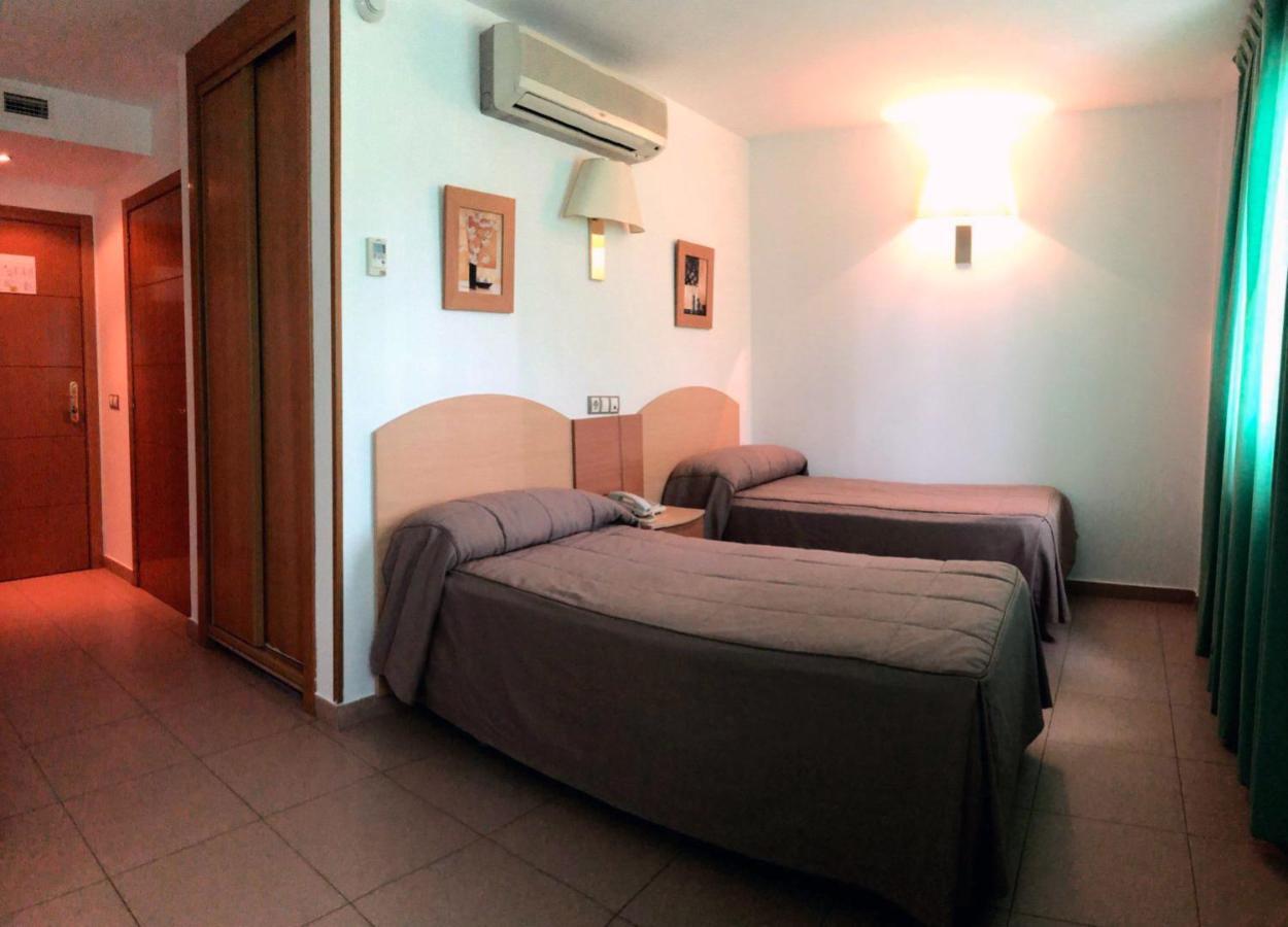 Hostal El Arco Mejorada Del Campo Zewnętrze zdjęcie
