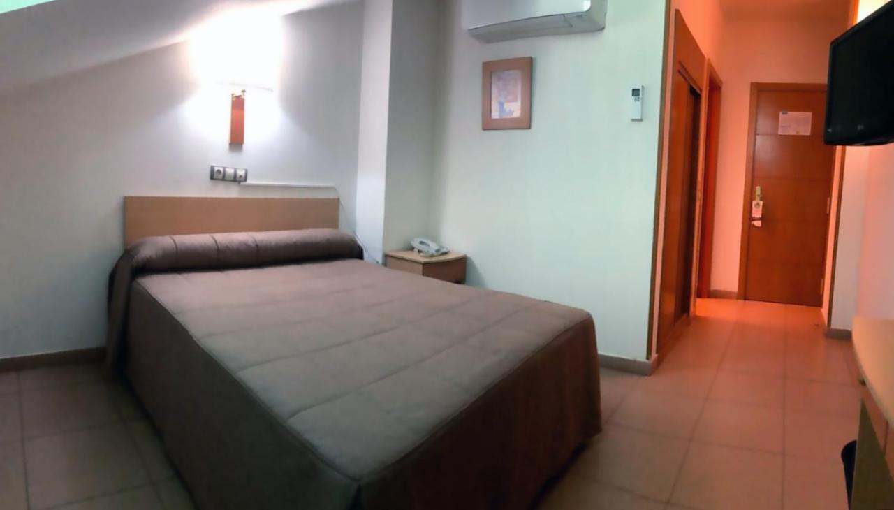 Hostal El Arco Mejorada Del Campo Zewnętrze zdjęcie